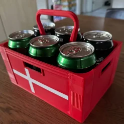 Dannebrog / Fødselsdags Ølkasse – til 6 dåser (330 ml)